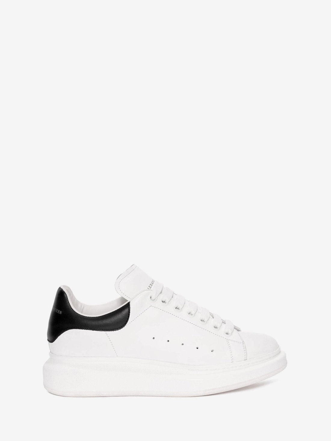 Alexander McQueen Oversized Sneaker in White/black - VIARESELL